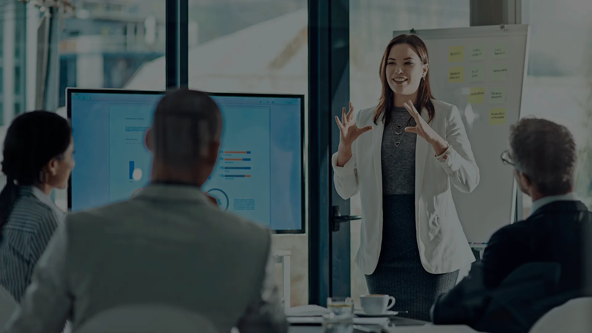 El liderazgo femenino que no aparece en titulares: retos, logros y realidades invisibles